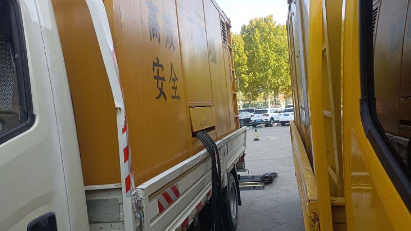 西秀如何判断柴油发电机组和UPS电源的切换时间是否符合要求？